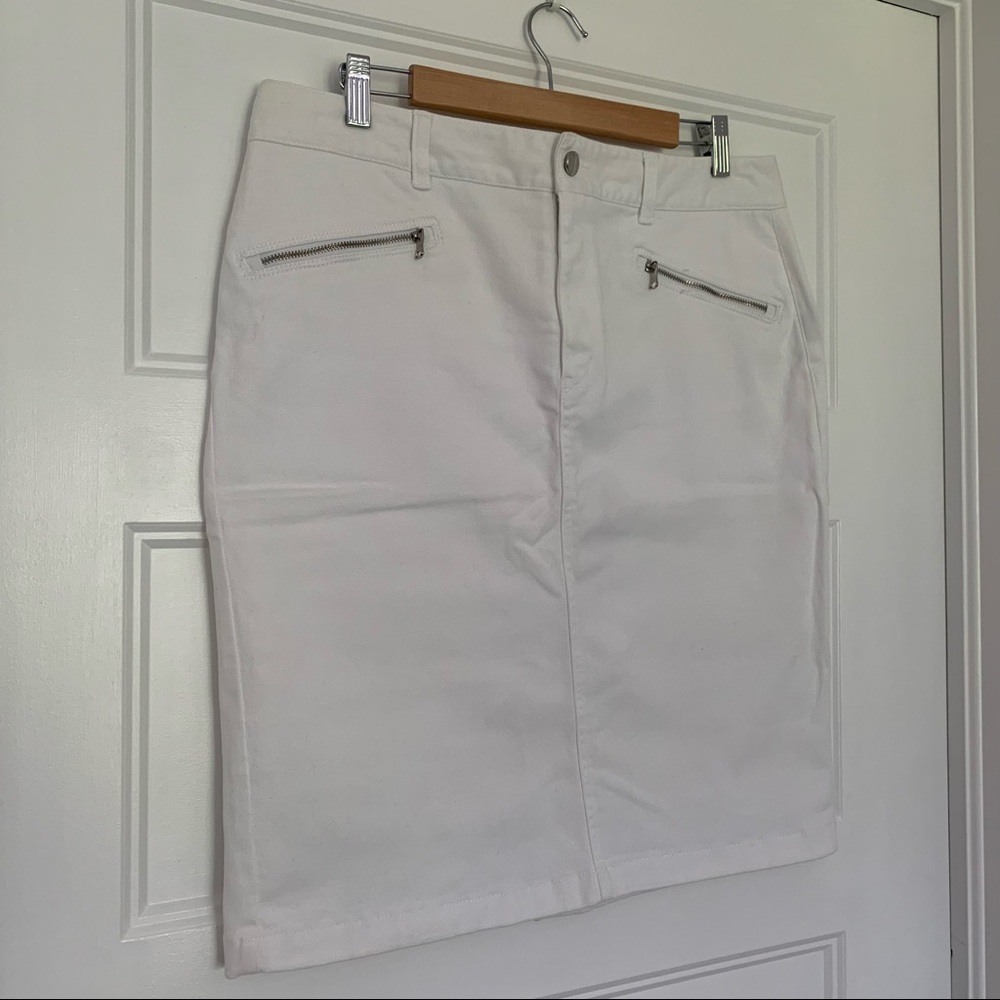 Lauren Jeans/Ralph Lauren - Stretch White Denim Skirt With Pockets - Size 12
